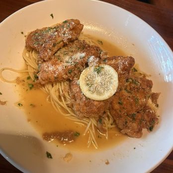 Papa Joe’s Iacomini’s signature dishes Lasagna, Veal Parmigiana, Chicken Francaise, Veal Scallopini.